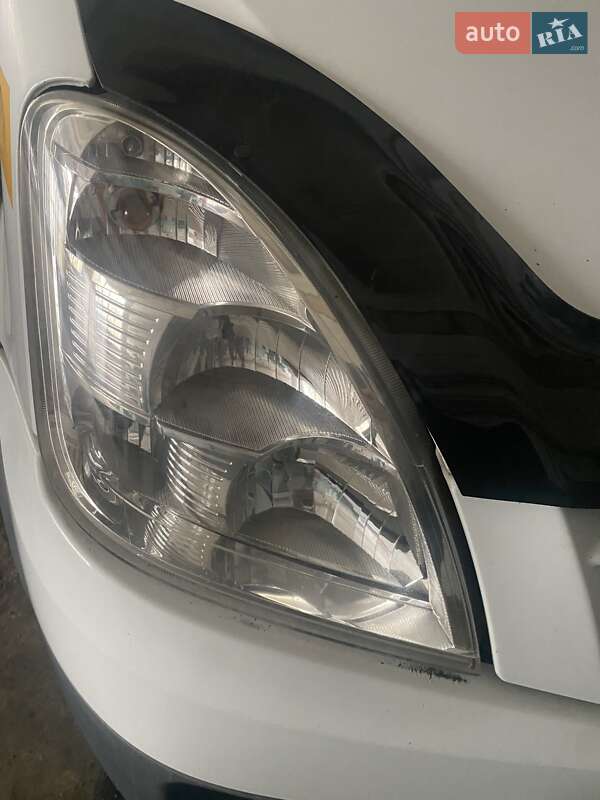 Седан Iveco Daily 2009 в Києві