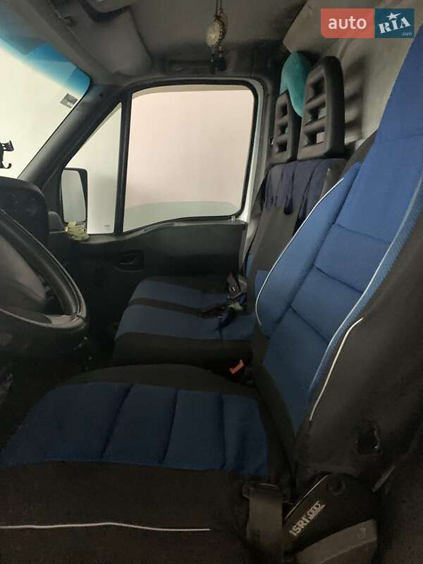 Грузовой фургон Iveco Daily 2005 в Хусте