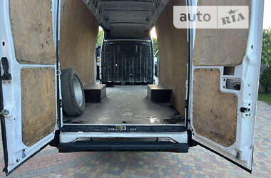 Грузовой фургон Iveco Daily 2011 в 