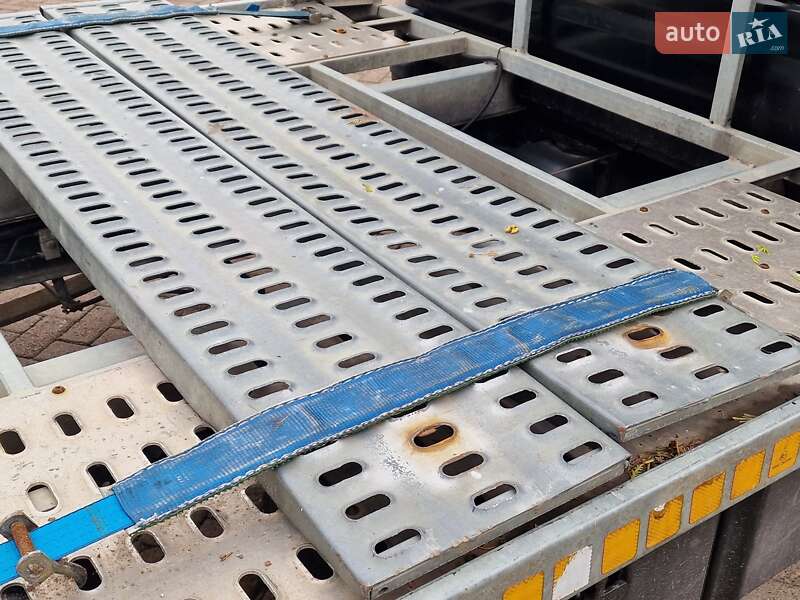 Эвакуатор Iveco Daily 2011 в Ровно