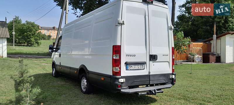 Грузовой фургон Iveco Daily 2013 в Ромнах