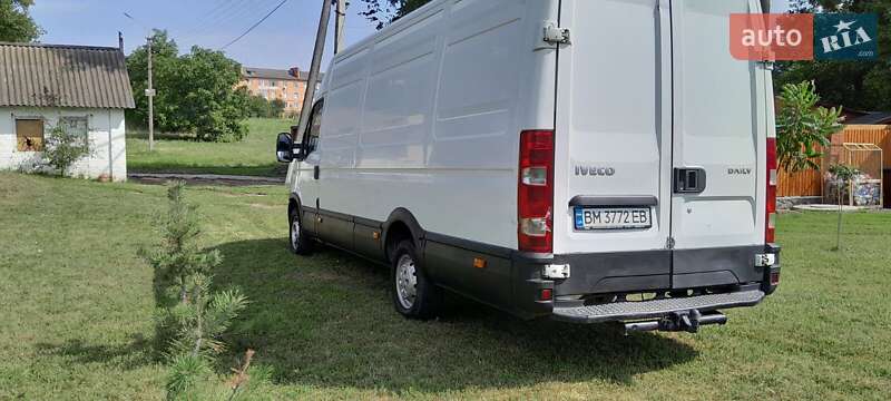 Грузовой фургон Iveco Daily 2013 в Ромнах
