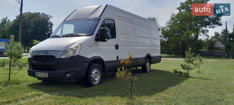 Грузовой фургон Iveco Daily 2013 в Ромнах
