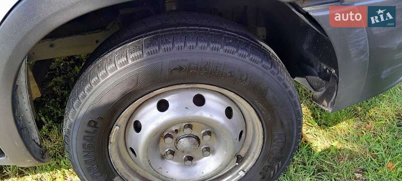 Грузовой фургон Iveco Daily 2013 в Ромнах