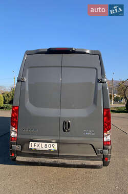 Грузовой фургон Iveco Daily 2022 в 