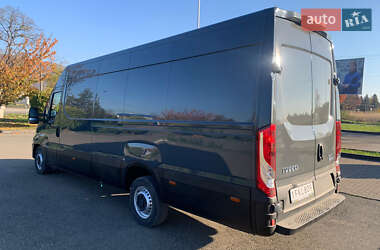 Грузовой фургон Iveco Daily 2022 в 