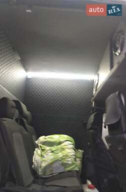 Грузопассажирский фургон Iveco Daily 2004 в 