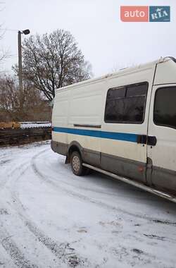 Грузопассажирский фургон Iveco Daily 2004 в 