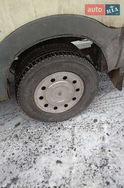 Грузопассажирский фургон Iveco Daily 2004 в 