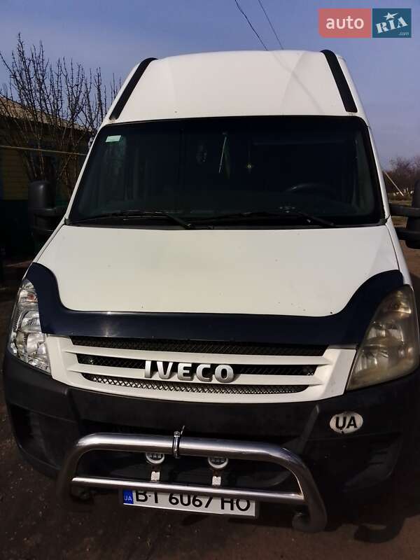 Вантажний фургон Iveco Daily 2006 в Павлограді