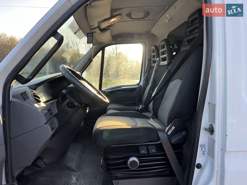 Грузовой фургон Iveco Daily 2012 в Львове