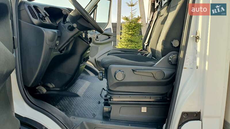 Грузовой фургон Iveco Daily 2015 в Киеве