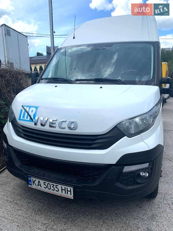 Грузовой фургон Iveco Daily 2016 в 