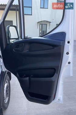 Грузовой фургон Iveco Daily 2020 в 