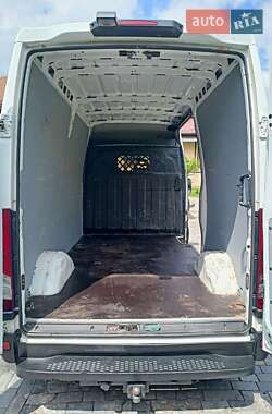 Грузовой фургон Iveco Daily 2014 в 