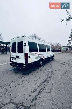 Минивэн Iveco Daily 2001 в 