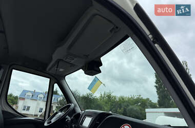 Грузовой фургон Iveco Daily 2016 в 