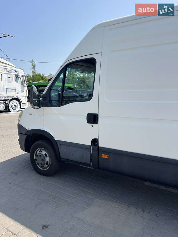 Вантажний фургон Iveco Daily 2013 в Шептицькому