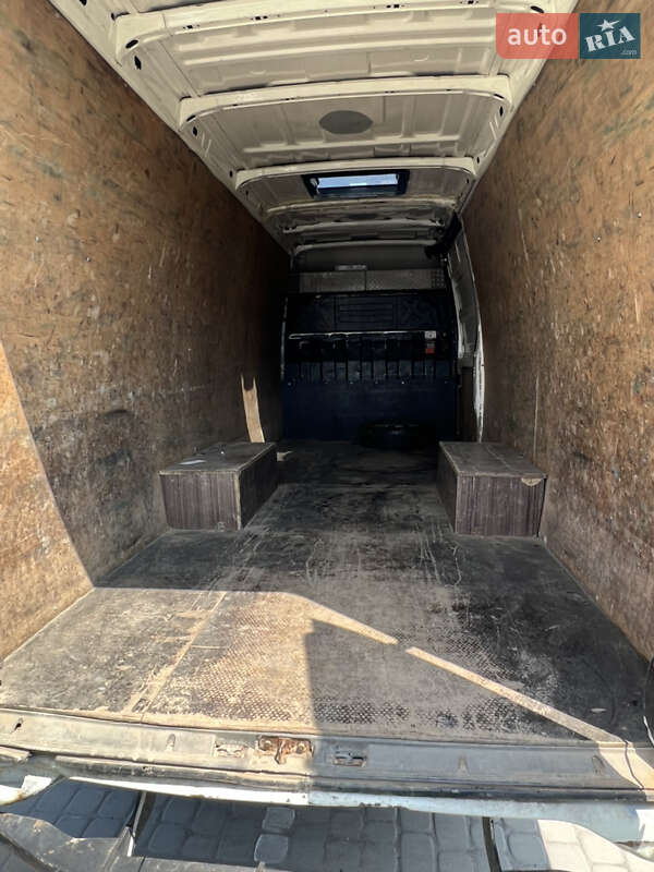 Вантажний фургон Iveco Daily 2013 в Шептицькому