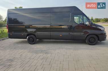 Грузовой фургон Iveco Daily 2021 в 