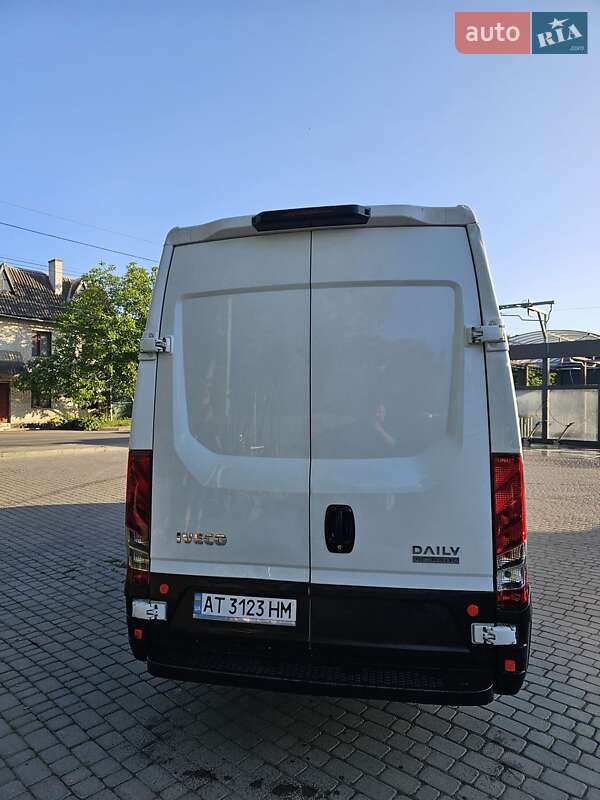 Вантажний фургон Iveco Daily 2016 в Івано-Франківську