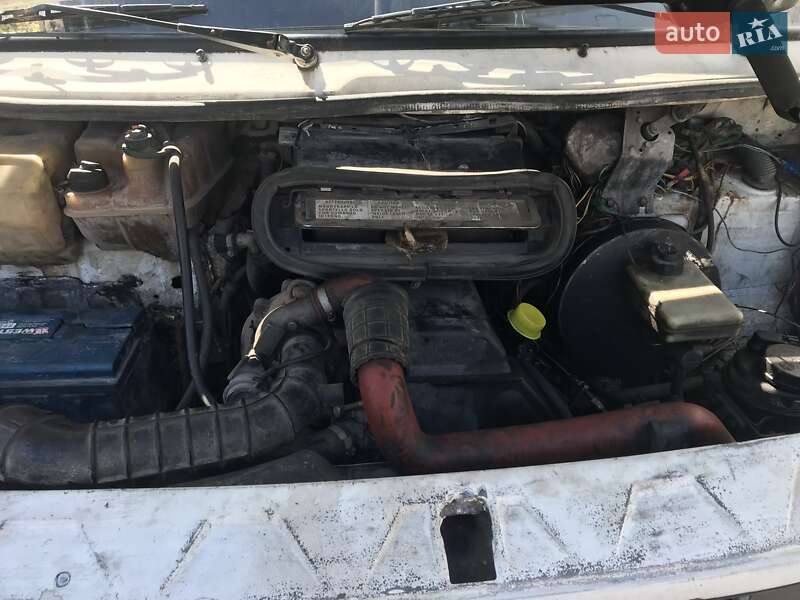 Мікроавтобус Iveco Daily 1999 в Бару фото 9 Мікроавтобус Iveco Daily 1999 в Бару