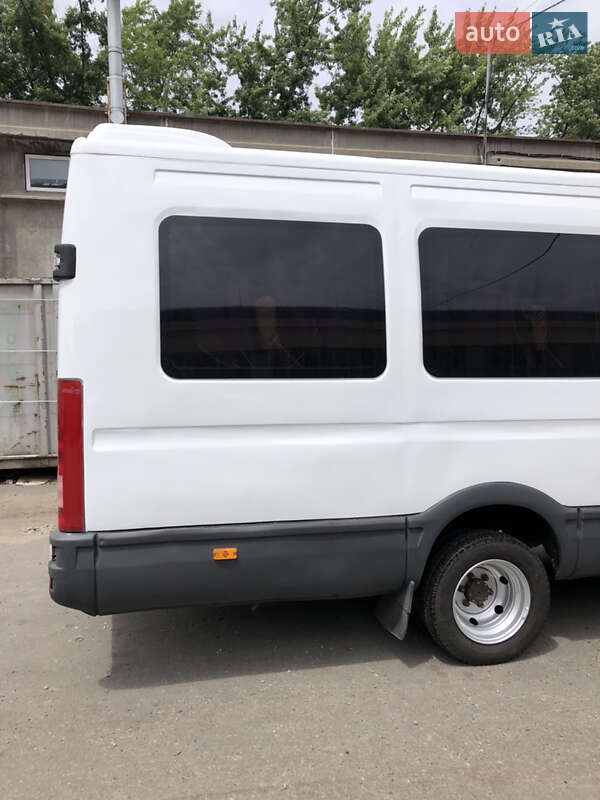 Микроавтобус Iveco Daily 2003 в Кременчуге