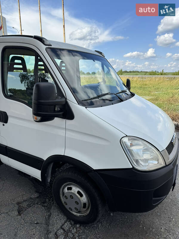 Эвакуатор Iveco Daily 2011 в Хороле