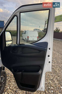 Грузовой фургон Iveco Daily 2020 в 