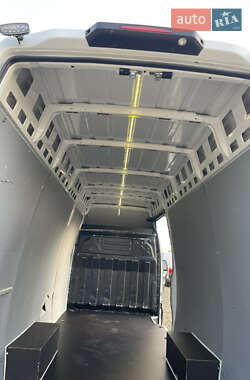 Грузовой фургон Iveco Daily 2020 в 