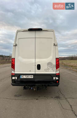 Грузовой фургон Iveco Daily 2015 в 