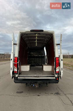 Грузовой фургон Iveco Daily 2015 в 