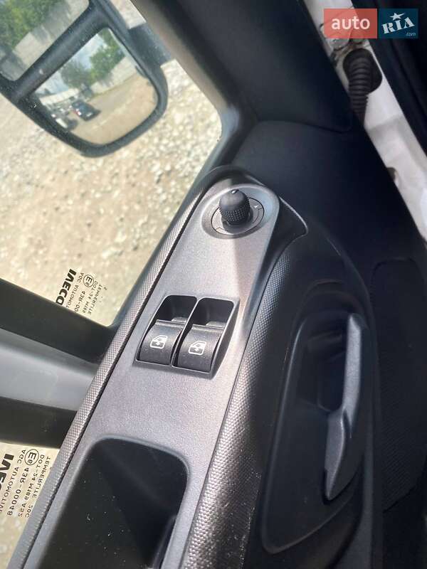 Вантажний фургон Iveco Daily 2016 в Дніпрі фото 8 Вантажний фургон Iveco Daily 2016 в Дніпрі