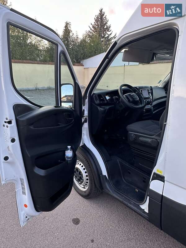 Грузовой фургон Iveco Daily 2023 в Рава-Русской