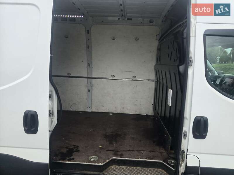 Грузовой фургон Iveco Daily 2021 в Стрые