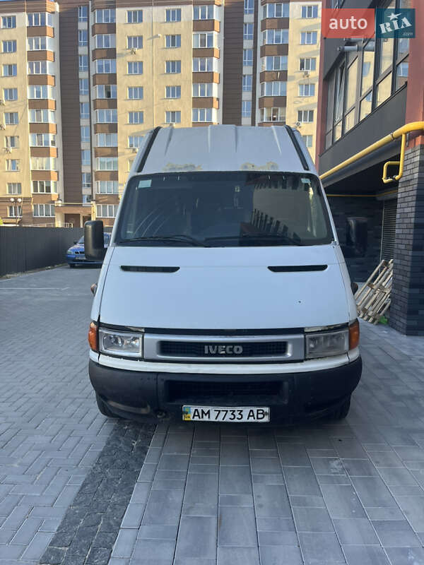 Грузовой фургон Iveco Daily 2004 в 