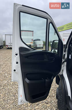Грузовой фургон Iveco Daily 2016 в 