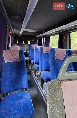 Микроавтобус Iveco Daily 2000 в 
