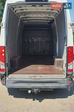 Грузовой фургон Iveco Daily 2017 в 