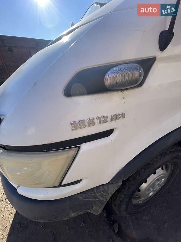 Вантажний фургон Iveco Daily 2006 в Чернівцях фото 3 Вантажний фургон Iveco Daily 2006 в Чернівцях