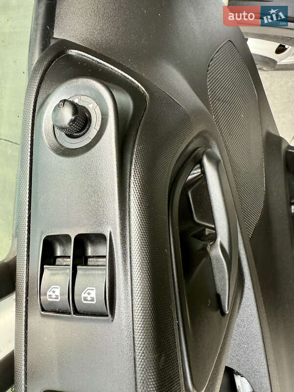 Вантажопасажирський фургон Iveco Daily 2018 в Одесі фото 34 Вантажопасажирський фургон Iveco Daily 2018 в Одесі