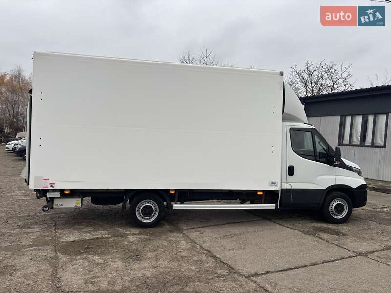 Вантажний фургон Iveco Daily 2018 в Нововолинську