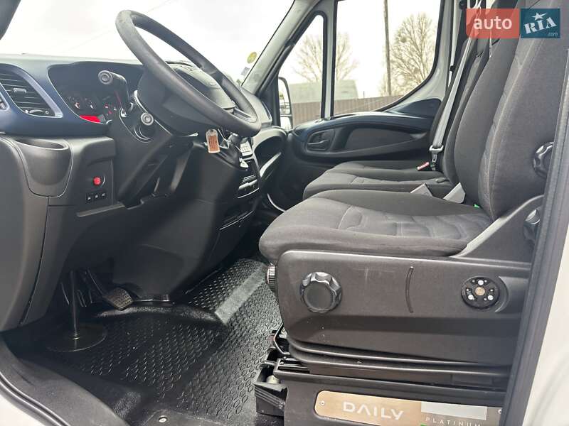 Вантажний фургон Iveco Daily 2018 в Нововолинську