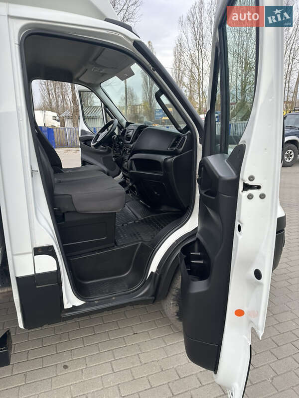 Вантажний фургон Iveco Daily 2015 в Ковелі