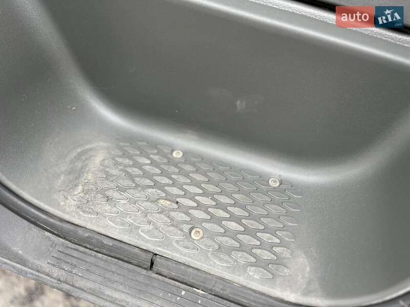 Грузовой фургон Iveco Daily 2012 в Мукачево