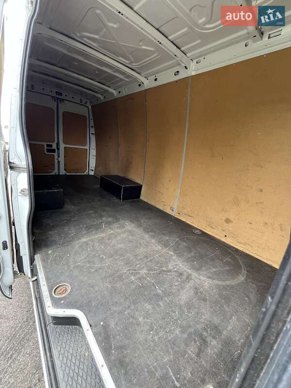 Грузовой фургон Iveco Daily 2012 в Мукачево