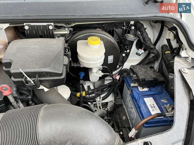 Грузовой фургон Iveco Daily 2012 в Мукачево