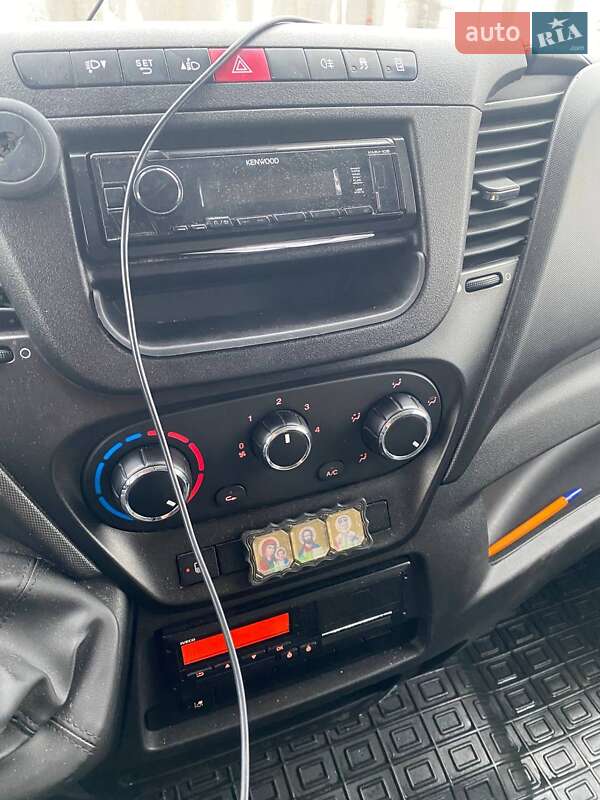 Вантажний фургон Iveco Daily 2019 в Львові