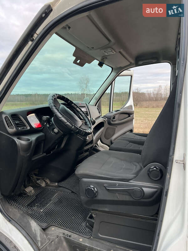 Микроавтобус грузовой (до 3,5т) Iveco Daily 2015 в Луцке
