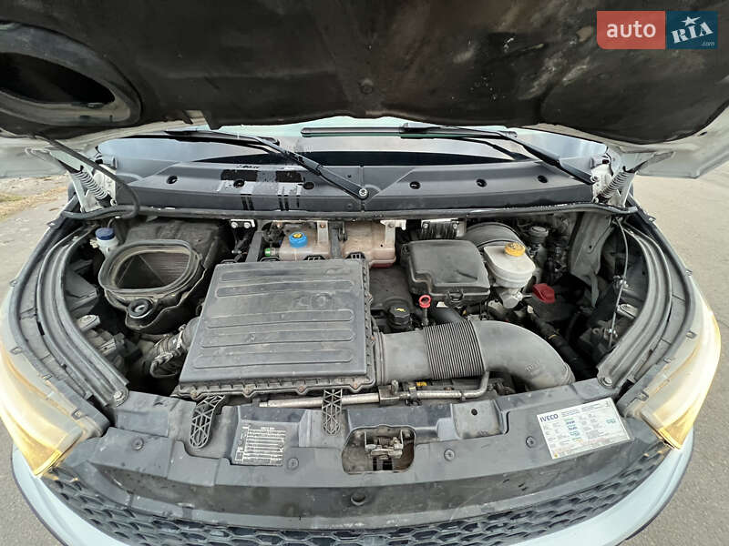 Микроавтобус грузовой (до 3,5т) Iveco Daily 2015 в Луцке